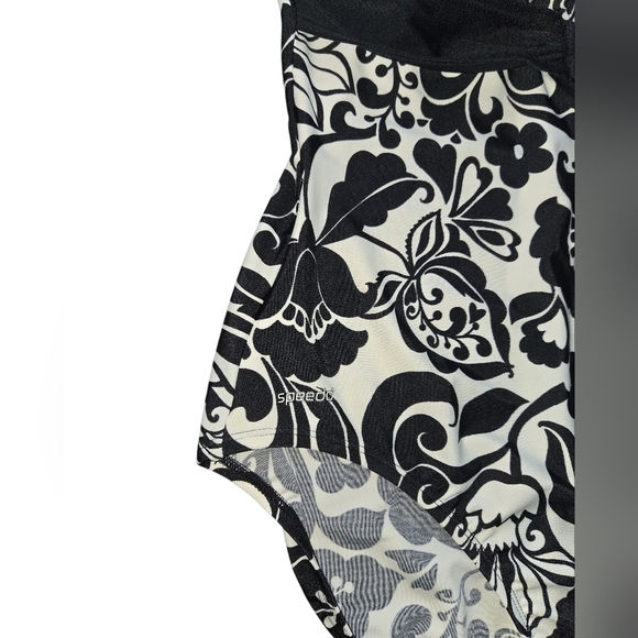NWT Speedo Plus Floral Black&White Womens One Piece Swimsuit ~Size 16 - Picture 5 of 6